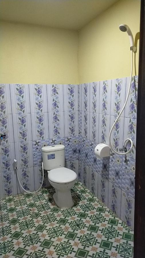 Andira Homestay Лабуан-Баджо Екстер'єр фото